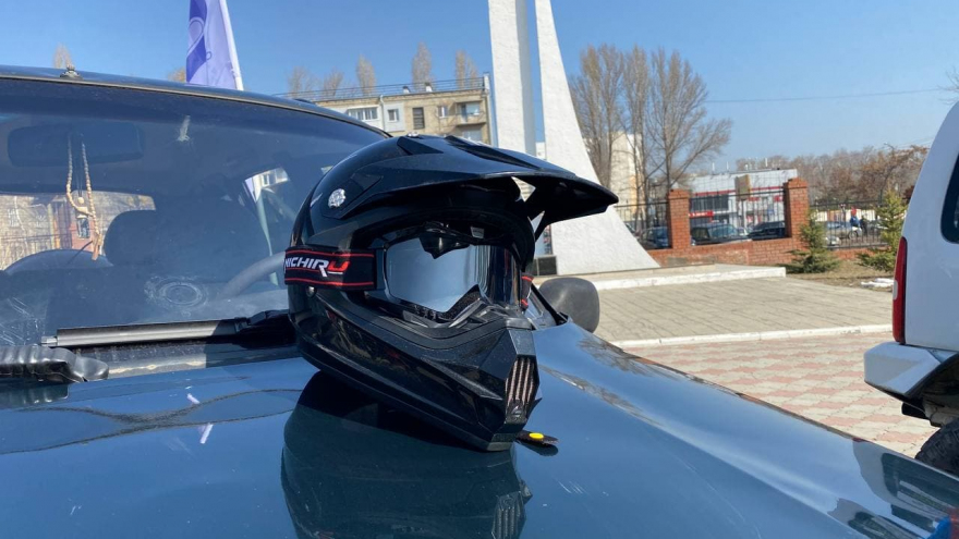 В Саратове устроили автопробег на ретро-машинах: маршрут проложили по местам, где рос и учился Гагарин