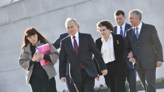 Визит Владимира Путина в Саратовскую область: в Кремле объяснили, почему президент не надел маску