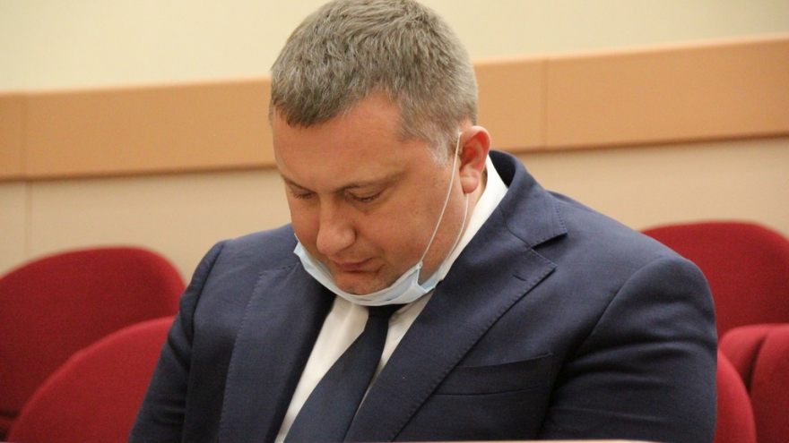 Депутаты гордумы не включили коммуниста в группу по борьбе с оппозицией и получили приглашение на тайный субботник с мэром