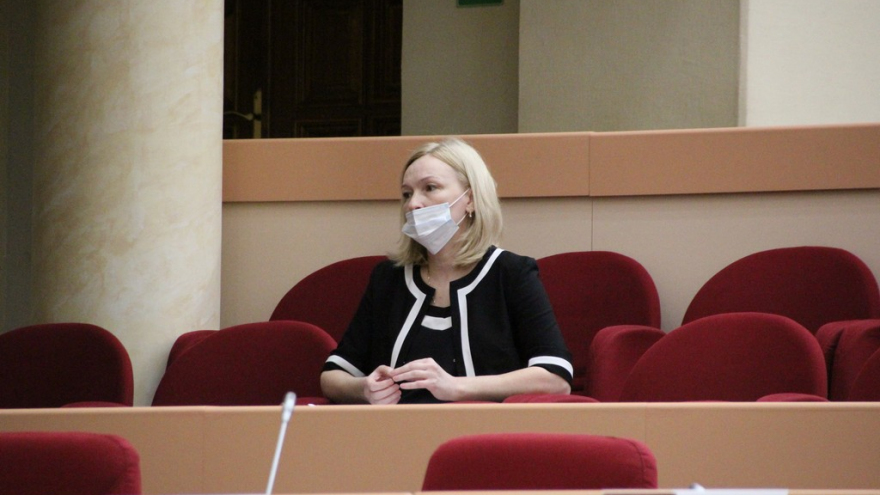 Депутаты гордумы не включили коммуниста в группу по борьбе с оппозицией и получили приглашение на тайный субботник с мэром