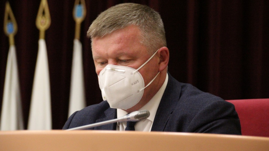 Депутаты гордумы не включили коммуниста в группу по борьбе с оппозицией и получили приглашение на тайный субботник с мэром