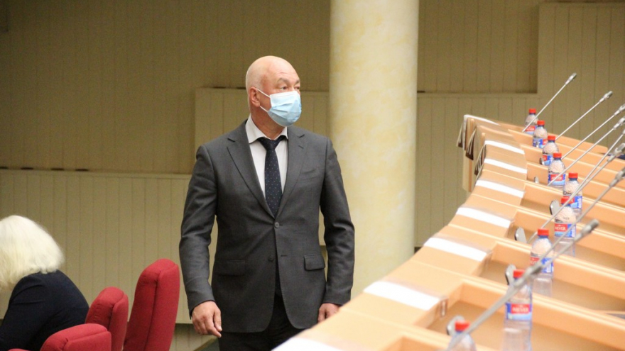 Депутаты гордумы не включили коммуниста в группу по борьбе с оппозицией и получили приглашение на тайный субботник с мэром