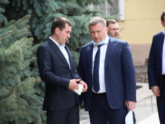 Депутаты гордумы не включили коммуниста в группу по борьбе с оппозицией и получили приглашение на тайный субботник с мэром