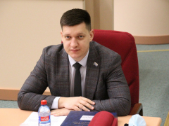 Депутаты гордумы не включили коммуниста в группу по борьбе с оппозицией и получили приглашение на тайный субботник с мэром