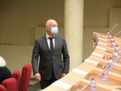 Депутаты гордумы не включили коммуниста в группу по борьбе с оппозицией и получили приглашение на тайный субботник с мэром