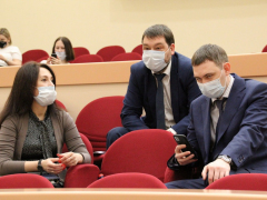 Депутаты гордумы не включили коммуниста в группу по борьбе с оппозицией и получили приглашение на тайный субботник с мэром