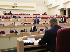 Депутаты гордумы не включили коммуниста в группу по борьбе с оппозицией и получили приглашение на тайный субботник с мэром