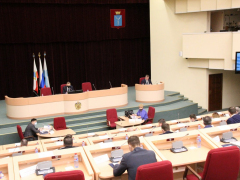 Депутаты гордумы не включили коммуниста в группу по борьбе с оппозицией и получили приглашение на тайный субботник с мэром