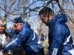 В саратовском сквере Дружбы народов навели порядок