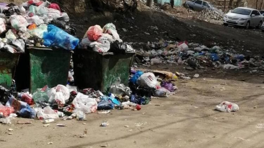 Мусорная стабильность: жители Заводского района возмутились горам отходов, которые вывозят раз в месяц