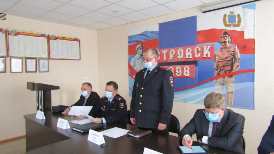 В Петровском районе сменился начальник полиции: познакомиться с ним пришли глава района, прокурор и судья