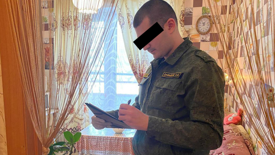 Стало известно имя саратовского следователя, которого силовики ФСБ задержали за взятку