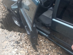 В Заводском районе под землю провалился отечественный автомобиль. Очевидцы: есть пострадавшие