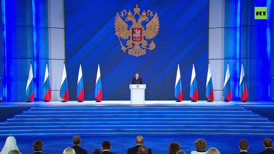 Президент России пообещал новые выплаты до 10 тысяч рублей для семей с детьми