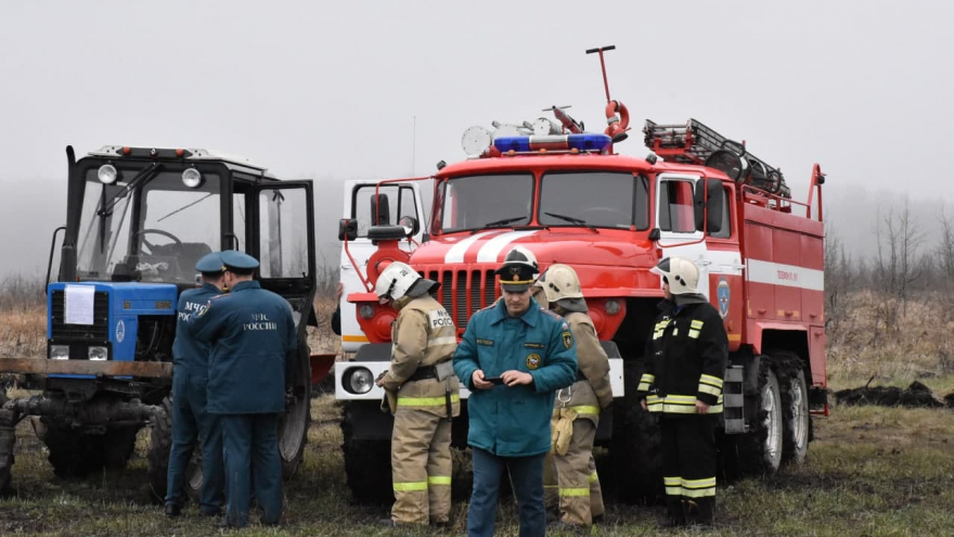 В Саратовской области вспыхнули два лесных пожара: на тушение приехали 24 огнеборца