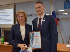Экзоскелет, спецперчатки: саратовцам показали, как рабочих защищают от порезов и травм