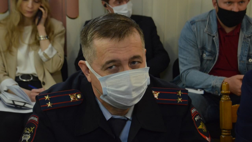 Общественник предложил назначить ответственных за каждую дорожную яму