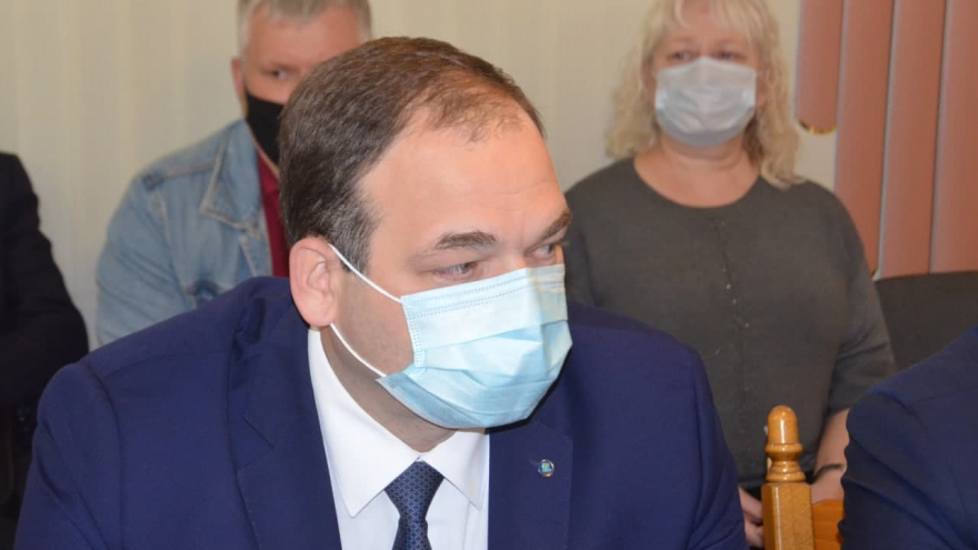 Общественник предложил назначить ответственных за каждую дорожную яму