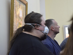 В Саратове в полумраке открылась выставка Никаса Сафронова: посмотреть на картины пришли депутат Госдумы и экс-губернатор