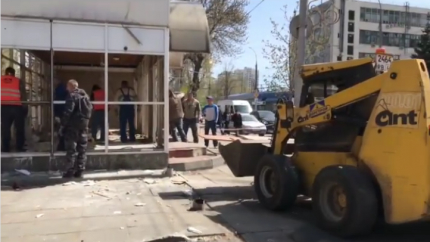 Сразу после критики Володина в Мирном переулке начали сносить ларьки