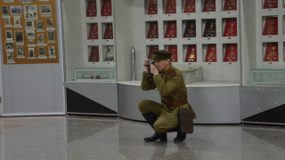 На выставке в Саратове показали вещи и работы известных военных журналистов