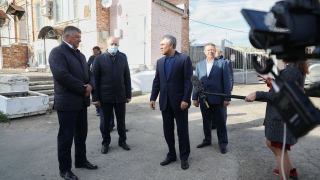 Мусор, заросли, разбитые дороги: спикер Госдумы потребовал привлечь главу Вольского района к ответственности