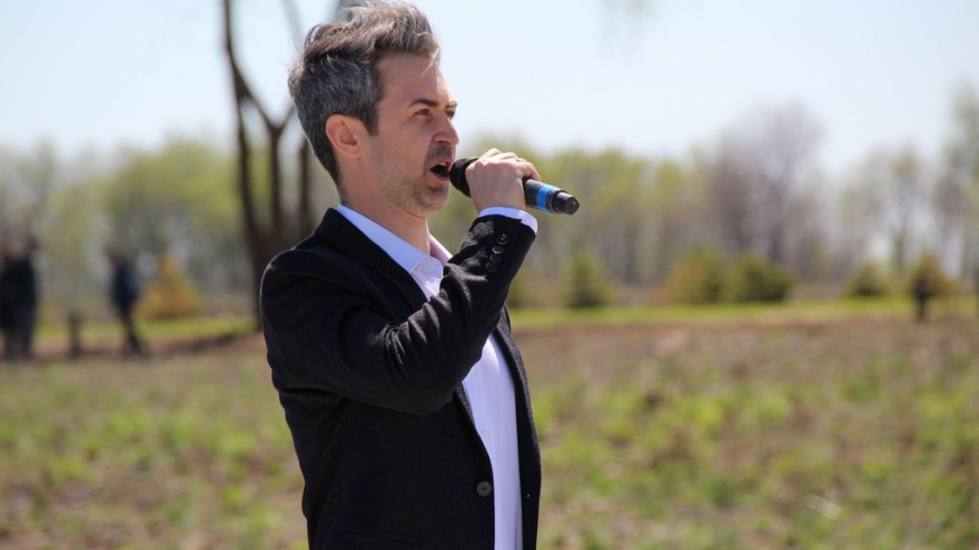 Победная весна: саратовцы танцевали под советские песни в Парке покорителей космоса