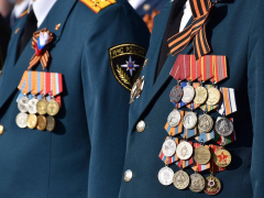 Праздник Победы: на Воскресенском кладбище возложили цветы к памятнику Воину-освободителю