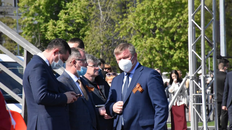 В Саратове состоялось шествие, посвященное Победе (фоторепортаж)