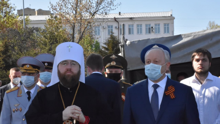 В Саратове состоялось шествие, посвященное Победе (фоторепортаж)