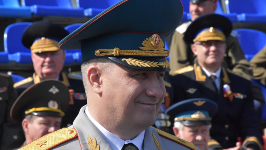 В Саратове состоялось шествие, посвященное Победе (фоторепортаж)