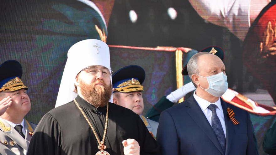 В Саратове состоялось шествие, посвященное Победе (фоторепортаж)