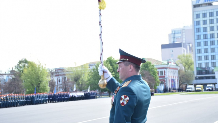 В Саратове состоялось шествие, посвященное Победе (фоторепортаж)