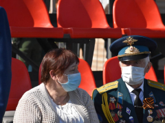 В Саратове состоялось шествие, посвященное Победе (фоторепортаж)