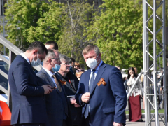 В Саратове состоялось шествие, посвященное Победе (фоторепортаж)
