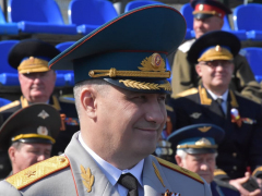 В Саратове состоялось шествие, посвященное Победе (фоторепортаж)