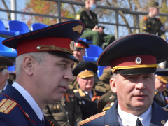 В Саратове состоялось шествие, посвященное Победе (фоторепортаж)