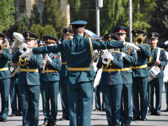 В Саратове состоялось шествие, посвященное Победе (фоторепортаж)