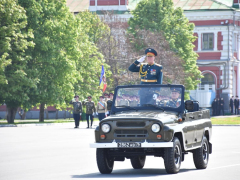 В Саратове состоялось шествие, посвященное Победе (фоторепортаж)