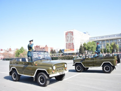 В Саратове состоялось шествие, посвященное Победе (фоторепортаж)