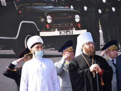 В Саратове состоялось шествие, посвященное Победе (фоторепортаж)
