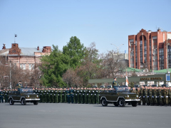 В Саратове состоялось шествие, посвященное Победе (фоторепортаж)