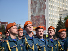 В Саратове состоялось шествие, посвященное Победе (фоторепортаж)