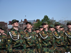 В Саратове состоялось шествие, посвященное Победе (фоторепортаж)