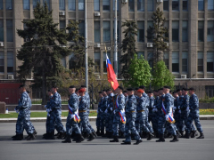 В Саратове состоялось шествие, посвященное Победе (фоторепортаж)
