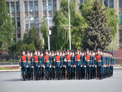В Саратове состоялось шествие, посвященное Победе (фоторепортаж)