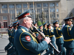В Саратове состоялось шествие, посвященное Победе (фоторепортаж)