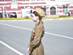 В Саратове состоялось шествие, посвященное Победе (фоторепортаж)