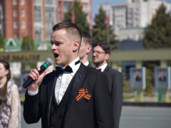 В Саратове состоялось шествие, посвященное Победе (фоторепортаж)