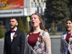 В Саратове состоялось шествие, посвященное Победе (фоторепортаж)